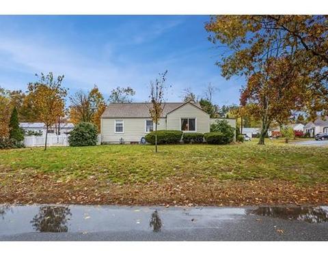 82 Westbrook Dr, Springfield, MA 01129 photo 2