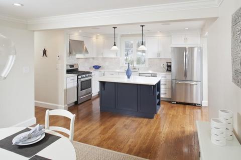 284 High St, Hingham, MA 02043 photo 3