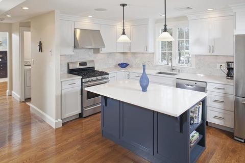 284 High St, Hingham, MA 02043 photo 2