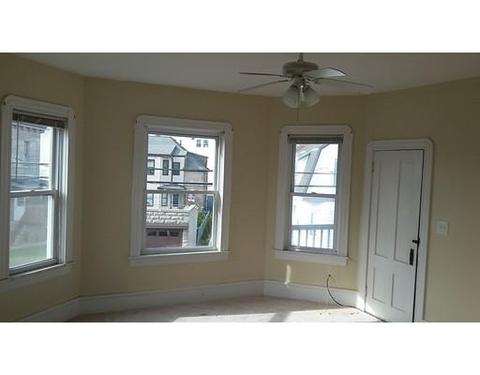 25 Norwood St, Fall River, MA 02723 photo 4