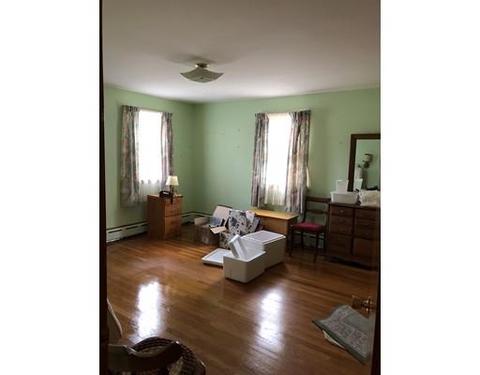 11 Marion St, Acushnet, MA 02743 photo 4