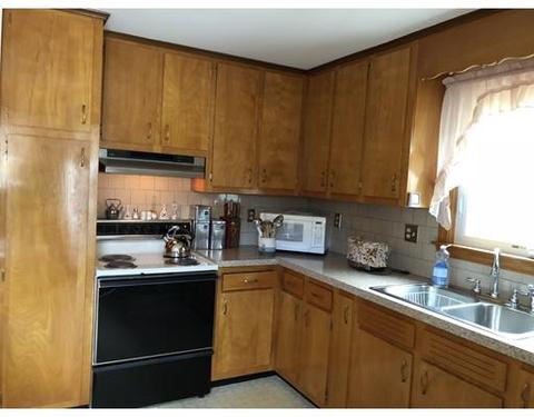 11 Marion St, Acushnet, MA 02743 photo 3