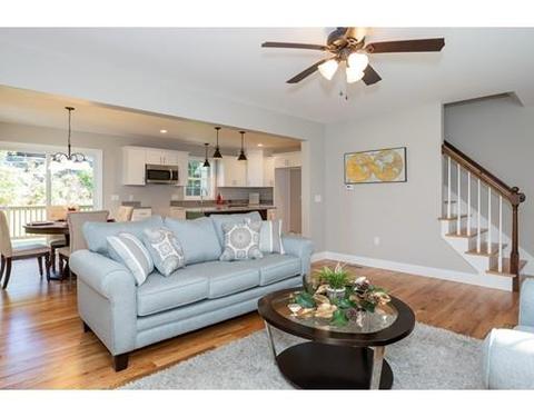 59 Pocantico Ave, Springfield, MA 01109 photo 3
