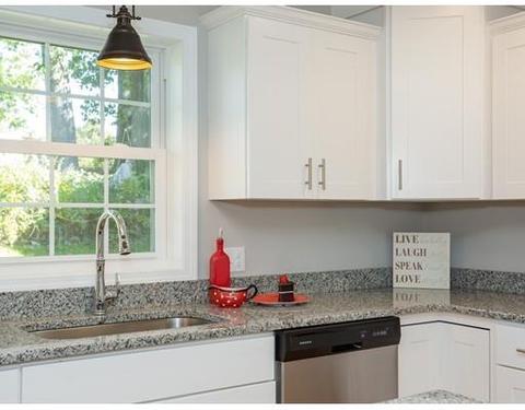 59 Pocantico Ave, Springfield, MA 01109 photo 10