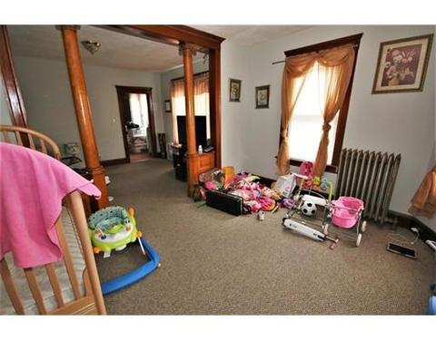 123 Snow St, Woonsocket, RI 02895 photo 4