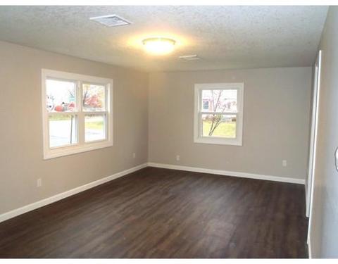 137 Acrebrook Dr, Chicopee, MA 01020 photo 4