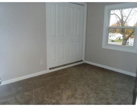 137 Acrebrook Dr, Chicopee, MA 01020 photo 10