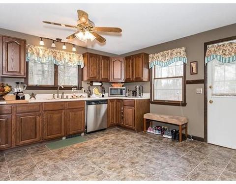 150 Senator St, Springfield, MA 01129 photo 9