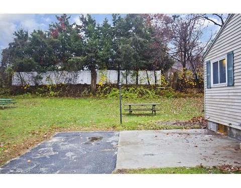 49 Loretta St, Springfield, MA 01118 photo 4