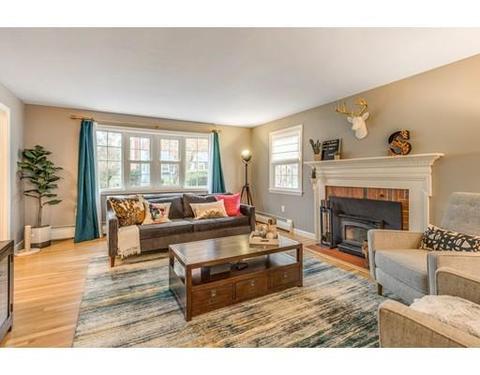 8 Taft St, Marblehead, MA 01945 photo 7