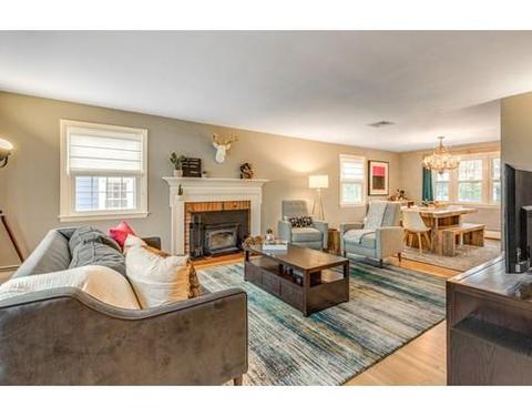 8 Taft St, Marblehead, MA 01945 photo 5