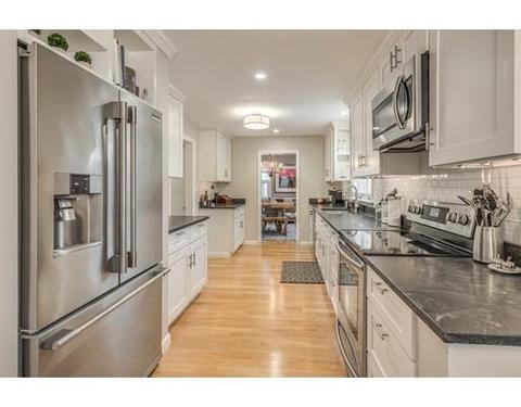 8 Taft St, Marblehead, MA 01945 photo 10