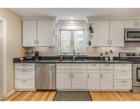 8 Taft St, Marblehead, MA 01945 photo 9