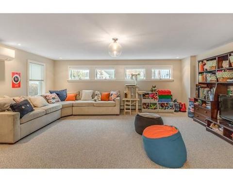 8 Taft St, Marblehead, MA 01945 photo 16