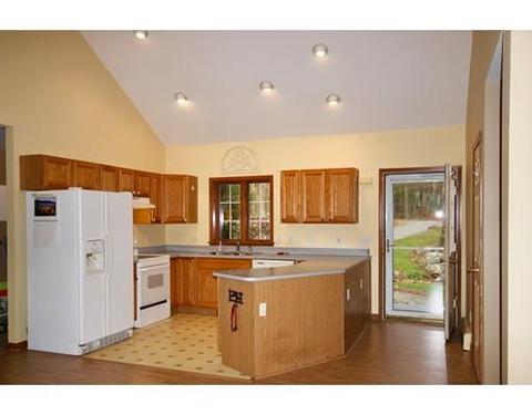 3 Cooper Rd, Sturbridge, MA 01518 photo 4