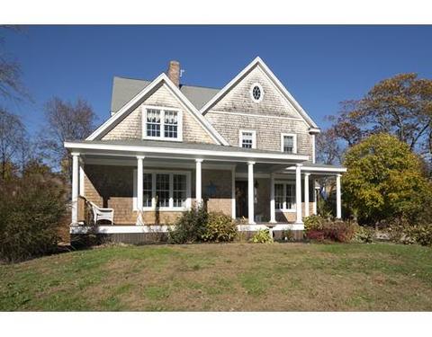29 Pine St, Hingham, MA 02043 photo 2