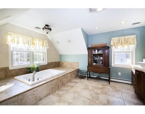 29 Pine St, Hingham, MA 02043 photo 19