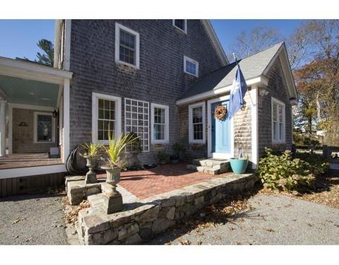 29 Pine St, Hingham, MA 02043 photo 4