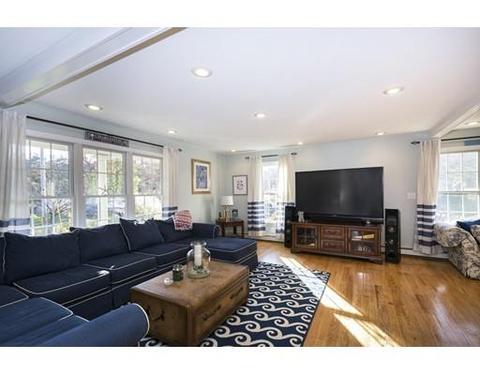 29 Pine St, Hingham, MA 02043 photo 15