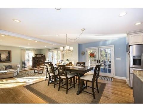 29 Pine St, Hingham, MA 02043 photo 9