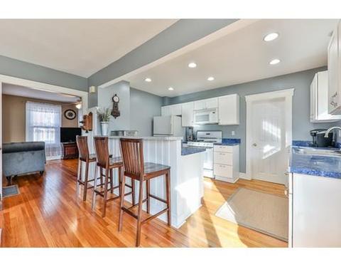 39 E Bacon St, Plainville, MA 02762 photo 3