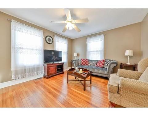 39 E Bacon St, Plainville, MA 02762 photo 9