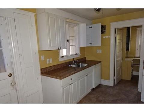 24 Benham St, Springfield, MA 01108 photo 8