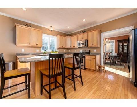 7 Forest St, Georgetown, MA 01833 photo 5