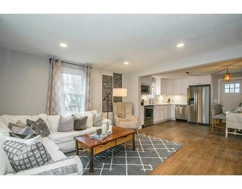 72 Blaine St, Springfield, MA 01108 photo 6