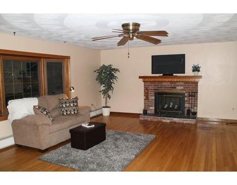 35 Carpenter Rd, Dudley, MA 01571 photo 2
