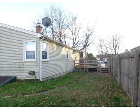 164 Joy St, Chicopee, MA 01013 photo 2