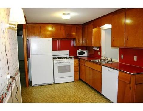 34 Cornwall St, Springfield, MA 01104 photo 4