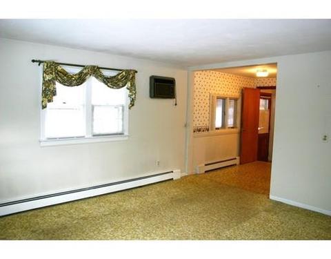 34 Cornwall St, Springfield, MA 01104 photo 6