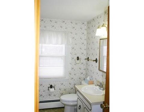 34 Cornwall St, Springfield, MA 01104 photo 14