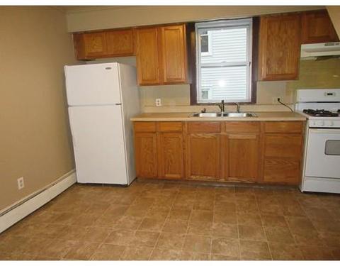 516 4th St, Fall River, MA 02721 photo 2