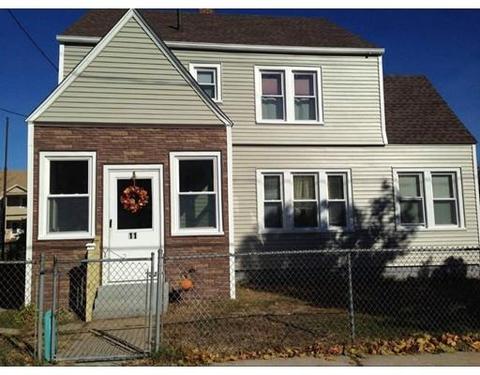 11 Cherrelyn St, Springfield, MA 01104 photo 1