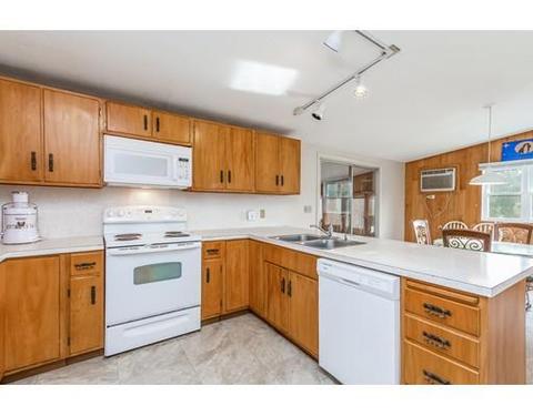 39 Mammoth Rd, Hooksett, NH 03106 photo 9