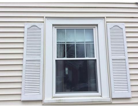 35 Westbrook Dr, Springfield, MA 01129 photo 2