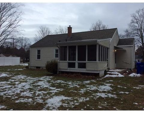 35 Westbrook Dr, Springfield, MA 01129 photo 3