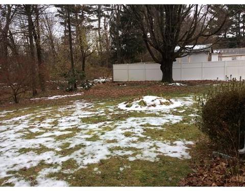 35 Westbrook Dr, Springfield, MA 01129 photo 5