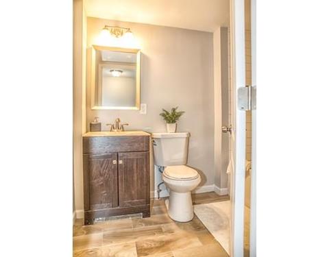 71 Ashley St, Springfield, MA 01105 photo 9