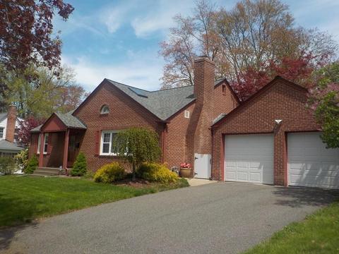 77 Abbott St, Springfield, MA 01118 photo 3