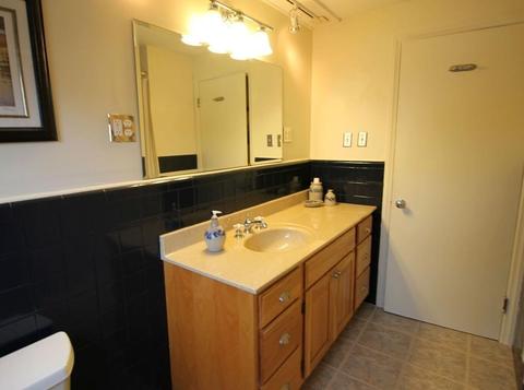 77 Abbott St, Springfield, MA 01118 photo 9