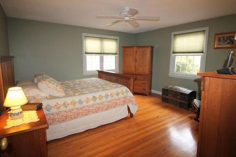77 Abbott St, Springfield, MA 01118 photo 6