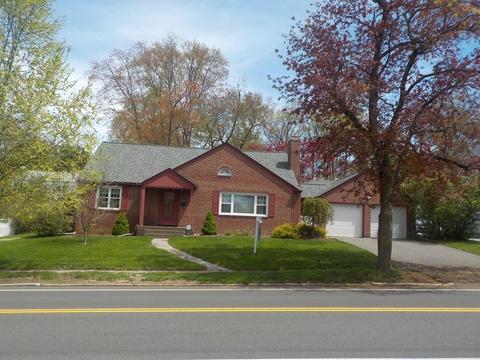 77 Abbott St, Springfield, MA 01118 photo 2