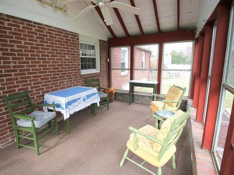 77 Abbott St, Springfield, MA 01118 photo 18