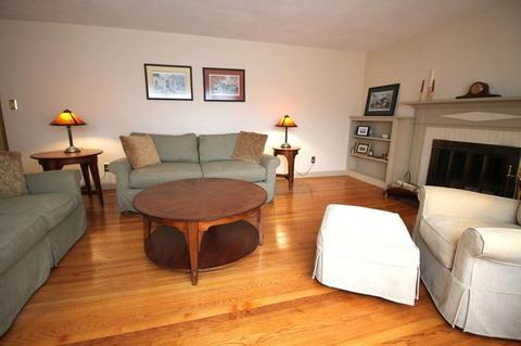 77 Abbott St, Springfield, MA 01118 photo 4
