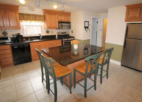 77 Abbott St, Springfield, MA 01118 photo 16