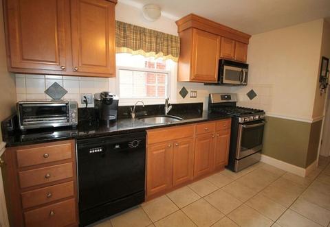 77 Abbott St, Springfield, MA 01118 photo 17
