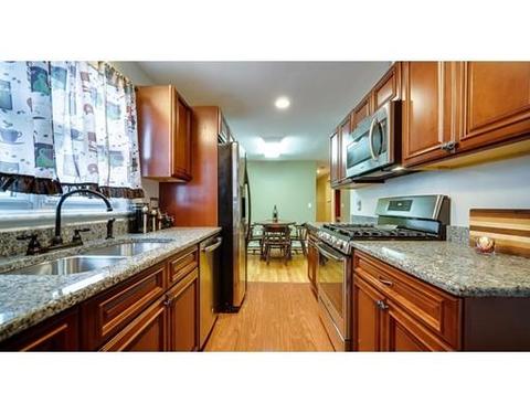 97 Arcadia Blvd, Springfield, MA 01118 photo 2